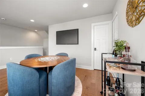 $699,500 | 2104 Bryant Park Drive, Charlotte, NC 28208