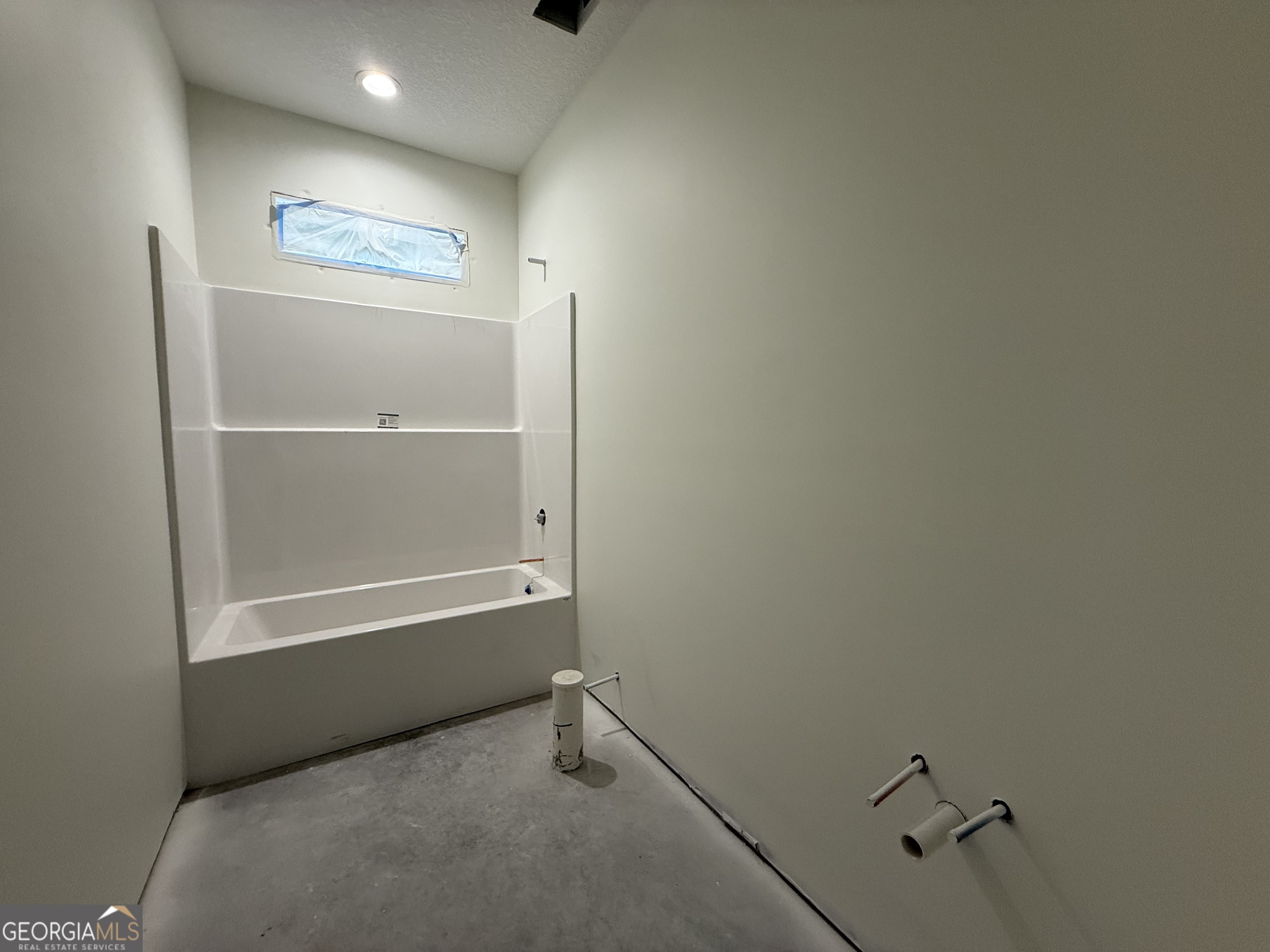 3411 Bob Bowen Road Blackshear, GA 31516 - Photo 9 of 13 a view of an empty room
