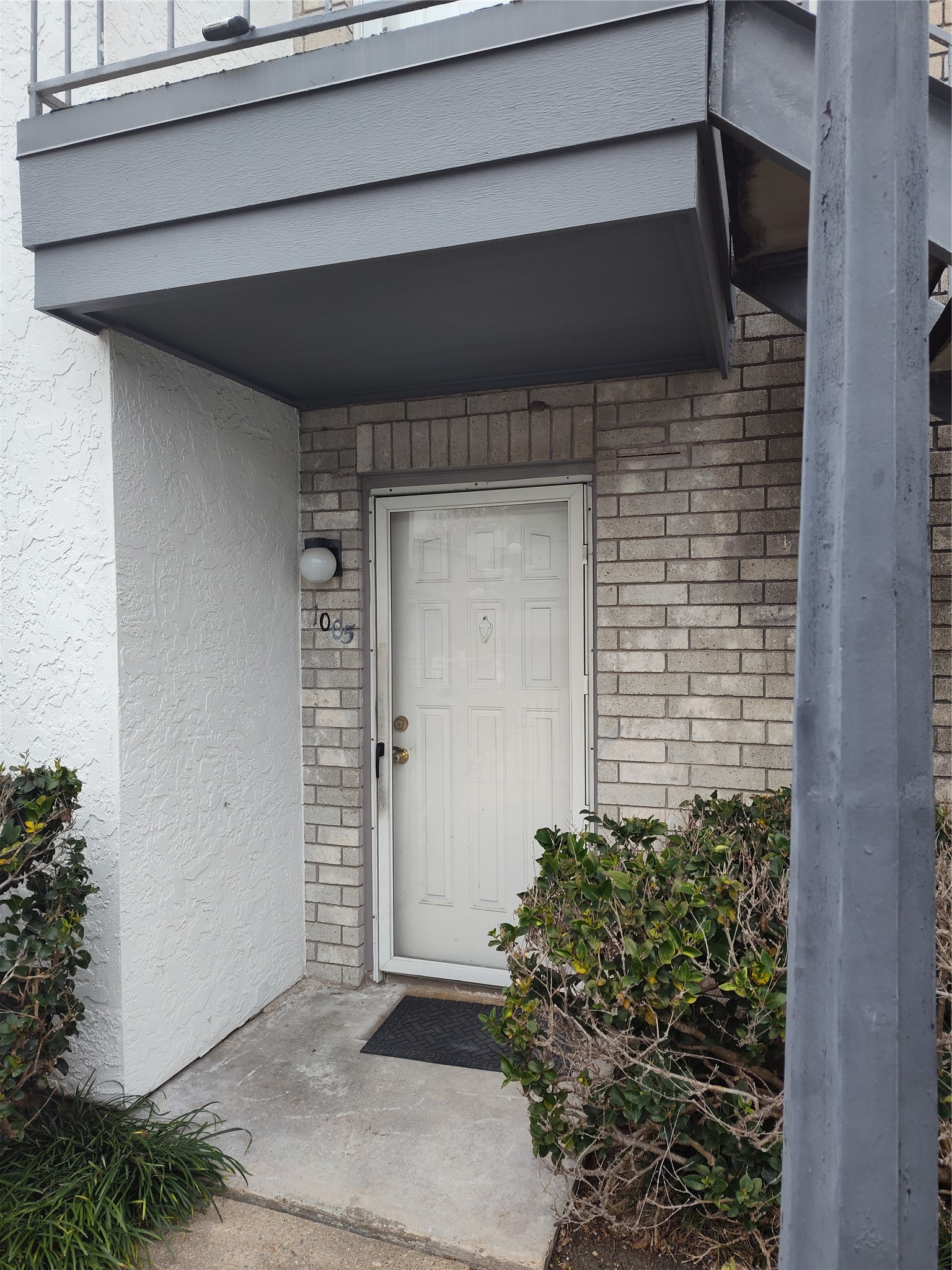 8787 Brae Acres Road, Unit 1005 Houston, TX 77074 - Photo 1 of 10