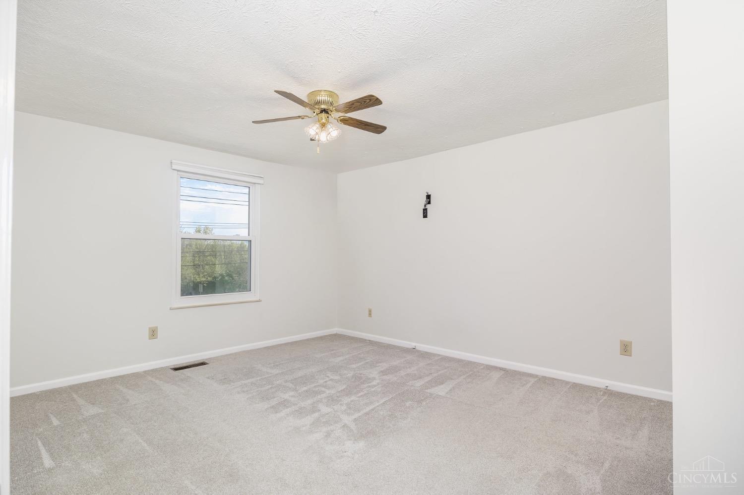 4983 Old Irwin Simpson Road Mason, OH 45040 - Photo 13 of 31 Gallery Image 13