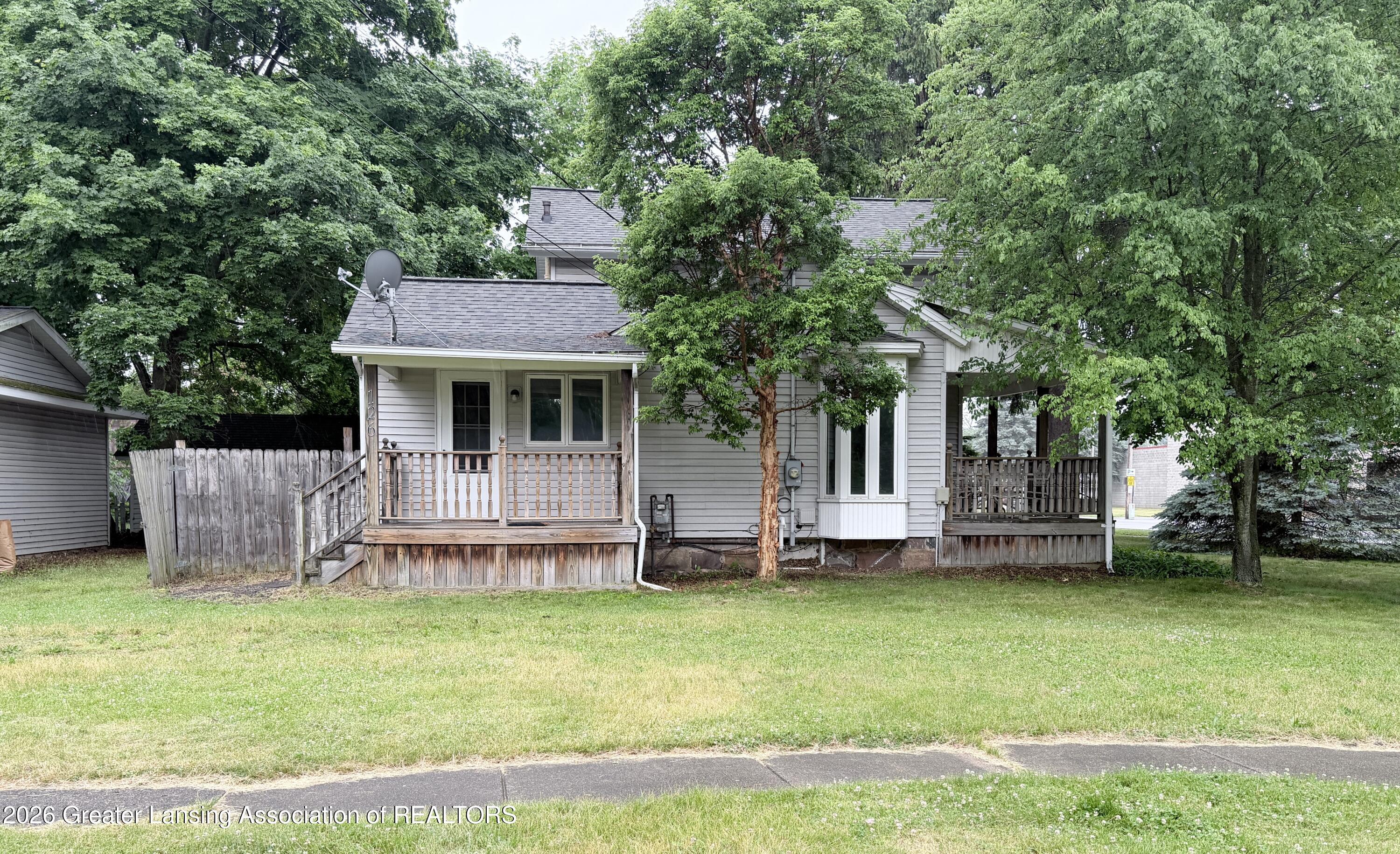126 East 1st Street Perry, MI 48872 - Photo 3 of 25 IMG_7609