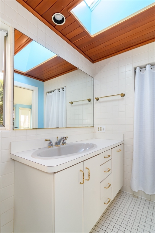 84 Pleasant Street South Natick, MA 01760 - Photo 13 of 25