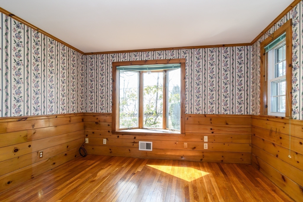 84 Pleasant Street South Natick, MA 01760 - Photo 15 of 25