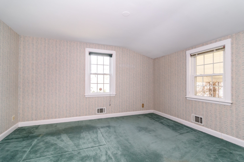 84 Pleasant Street South Natick, MA 01760 - Photo 17 of 25