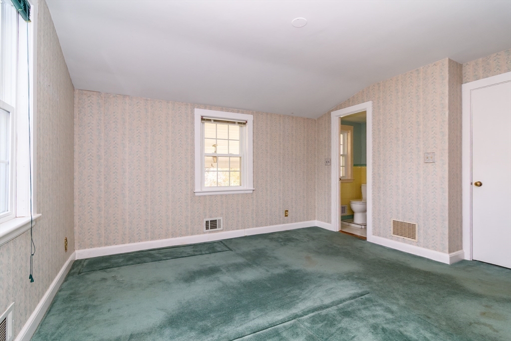 84 Pleasant Street South Natick, MA 01760 - Photo 18 of 25