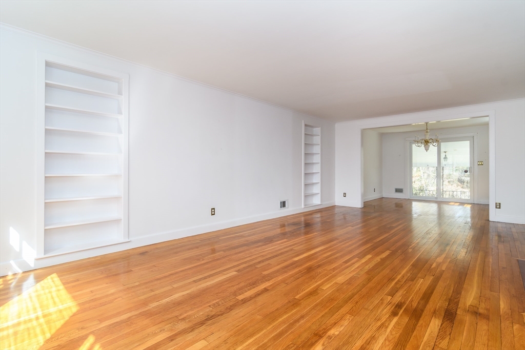 84 Pleasant Street South Natick, MA 01760 - Photo 5 of 25