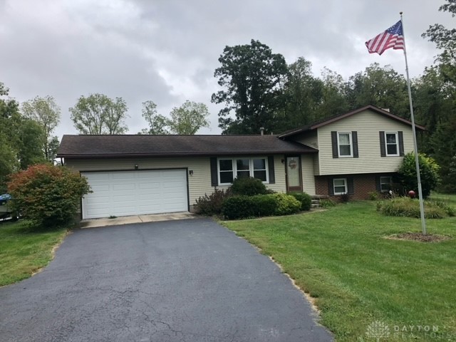6956 Springfield Jamestown Road Springfield, OH 45502 - Photo 1 of 17
