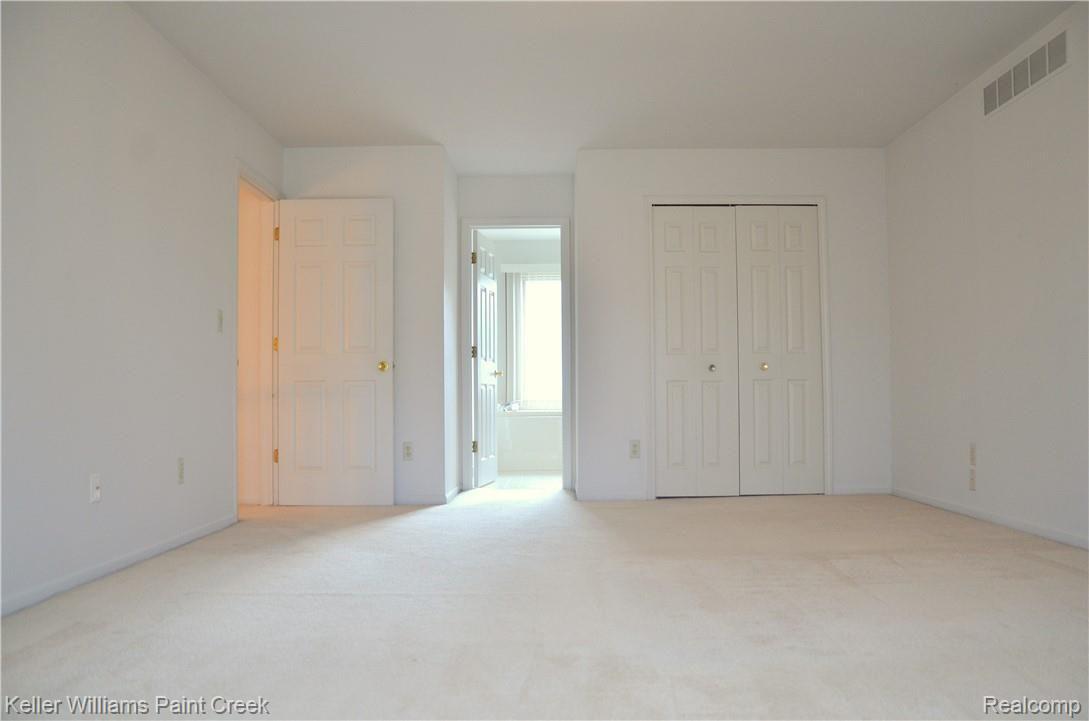 31214 Country Ridge Circle Farmington, MI 48331 - Photo 17 of 35 27master.JPG