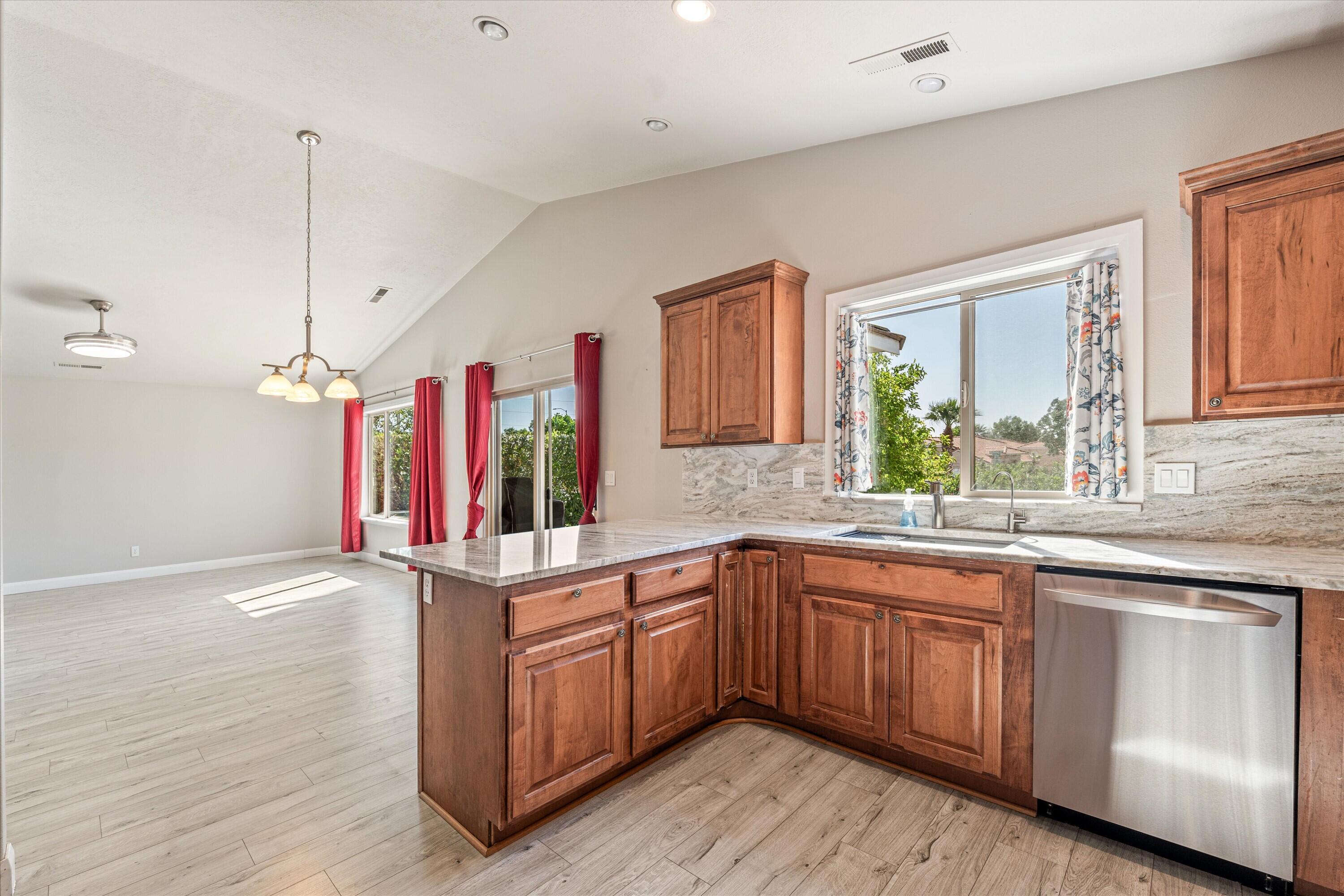 2721 East Riverside Drive, Unit 38 St. George, UT 84790 - Photo 13 of 47 Kitchen