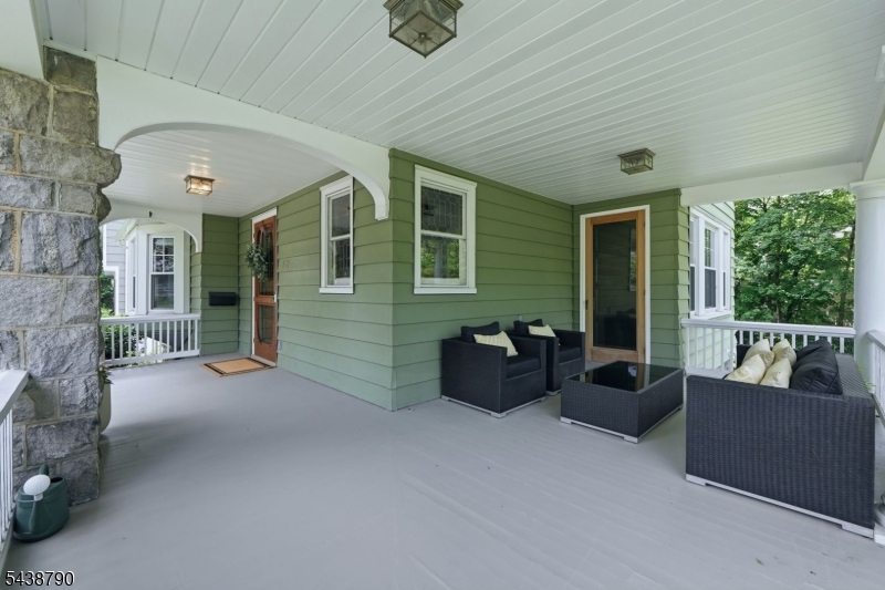 610 Springfield Avenue Summit, NJ 07901 - Photo 3 of 50