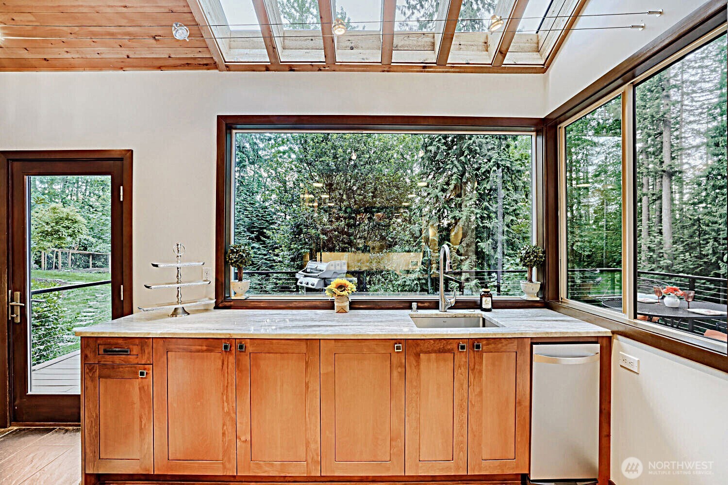 13020 Squak Mountain Road Southeast Issaquah, WA 98027 - Photo 16 of 40