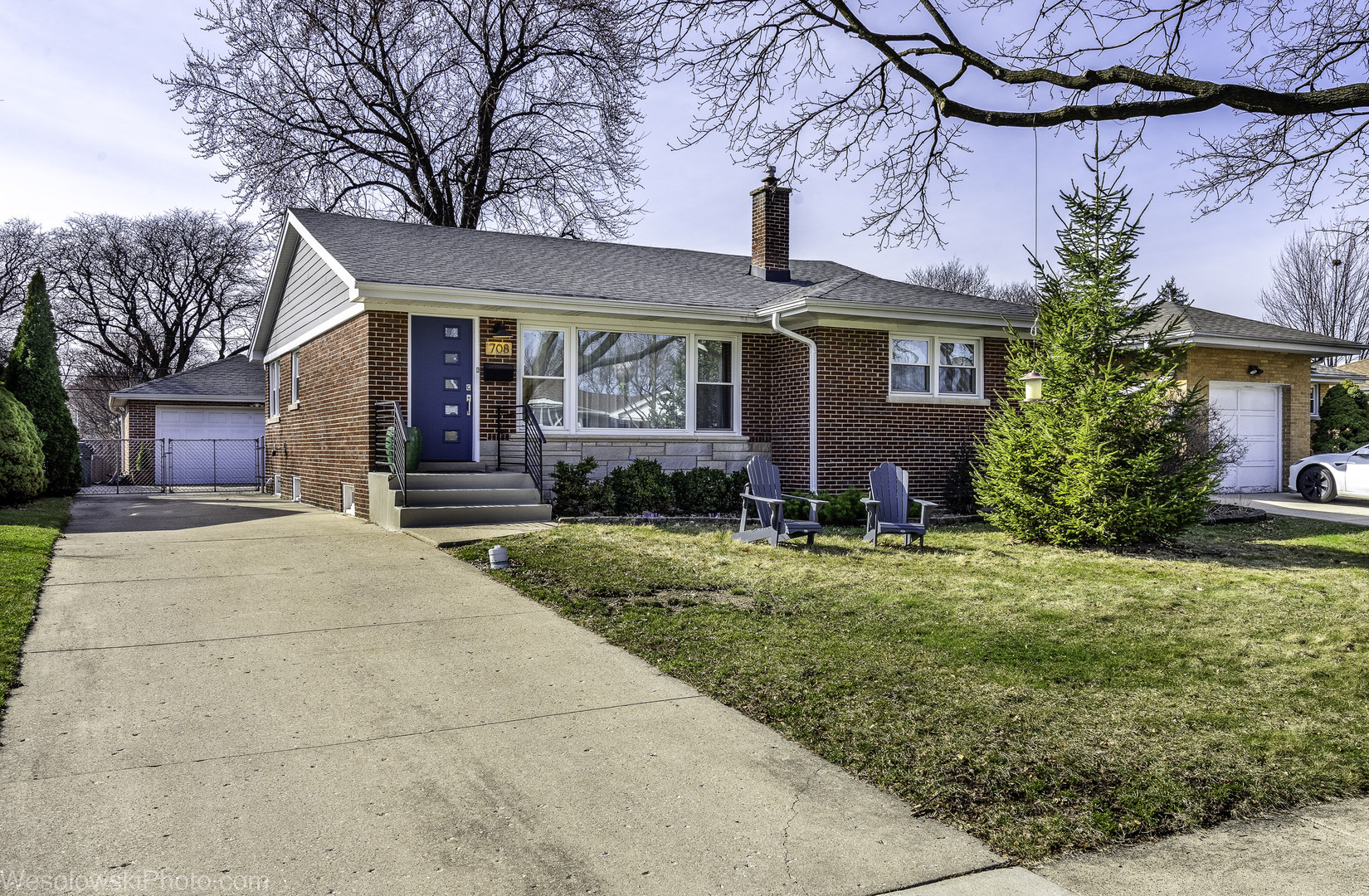 708 North Russel Street Mount Prospect, IL 60056 - Photo 2 of 30 front view of a house with a yard