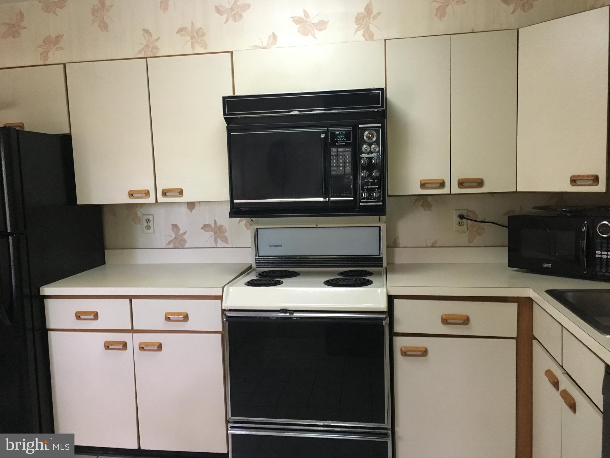 2901 Fallstaff Road, Unit 302 Baltimore, MD 21209 - Photo 2 of 11