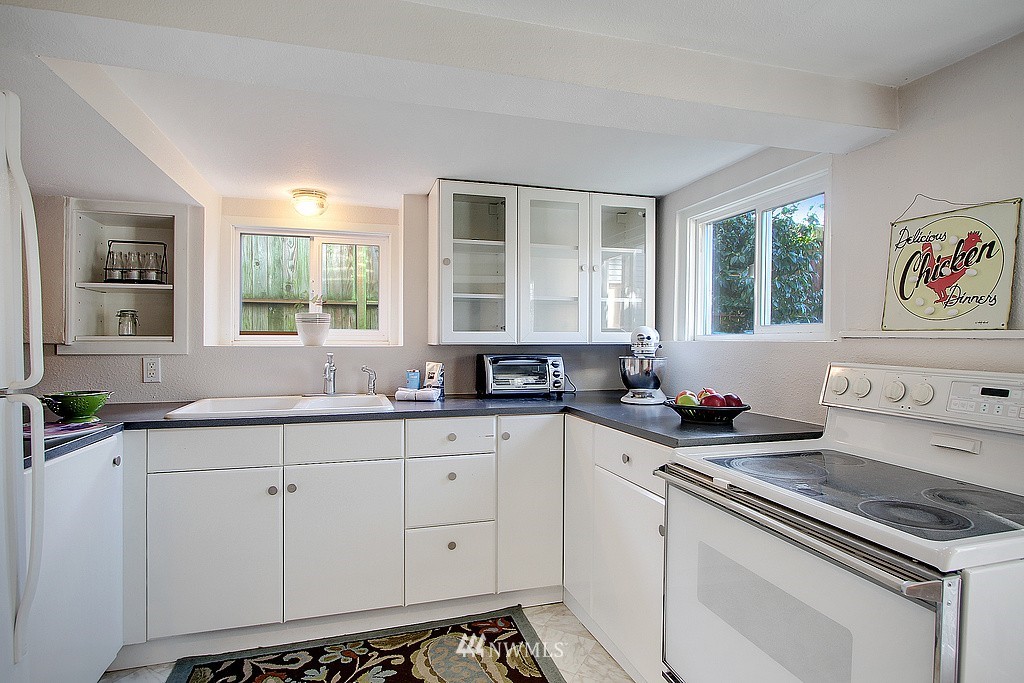 2225 Edmonds Avenue Northeast Renton, WA 98056 - Photo 15 of 19