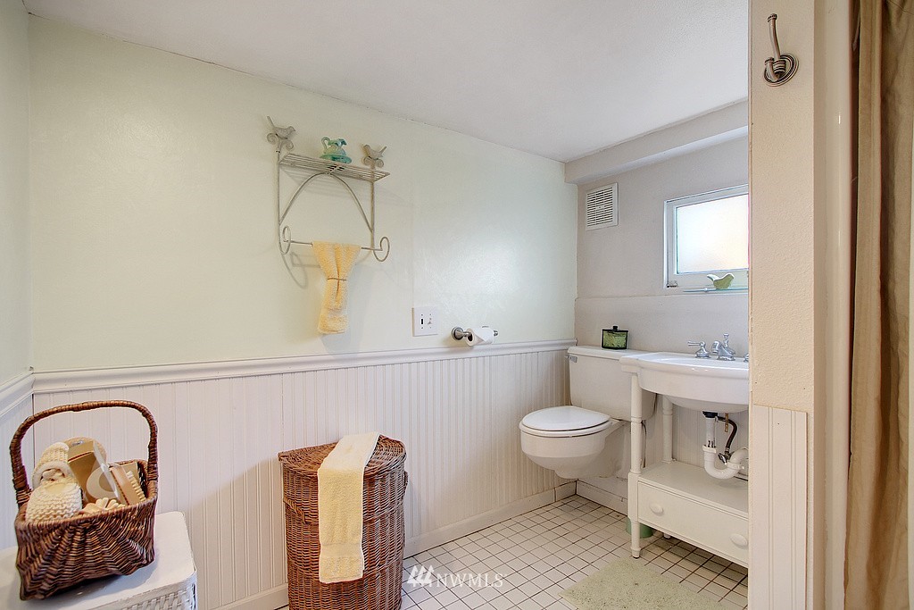 2225 Edmonds Avenue Northeast Renton, WA 98056 - Photo 17 of 19