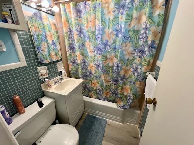 323 Bellevue Road Pittsburgh, PA 15229 - Photo 5 of 19 Rear home full bath
