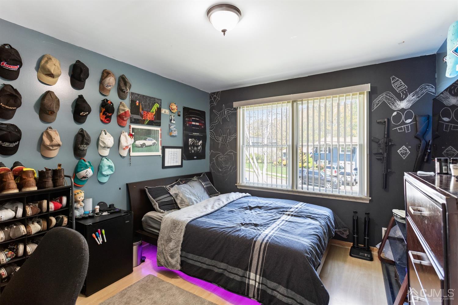 9 Larchmont Road Edison, NJ 08837 - Photo 26 of 31 a bedroom with a bed and a window