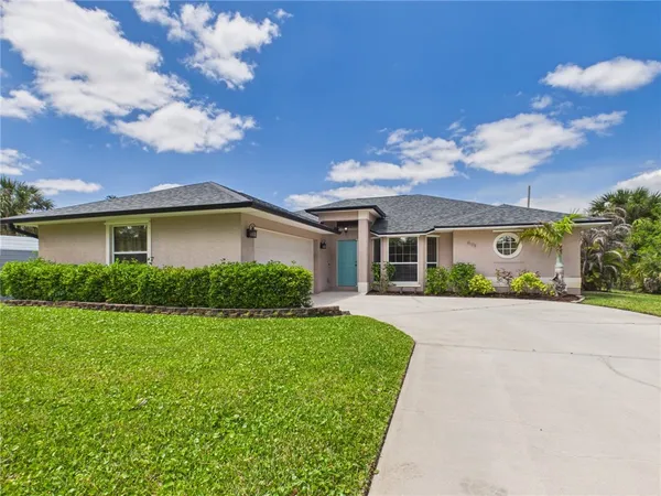 $345,000 | 9175 106th Avenue, Vero Beach, FL 32967