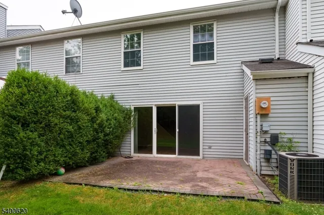 $2,800 | 330 Smithwold Road, Unit 1, Somerset, NJ 08873