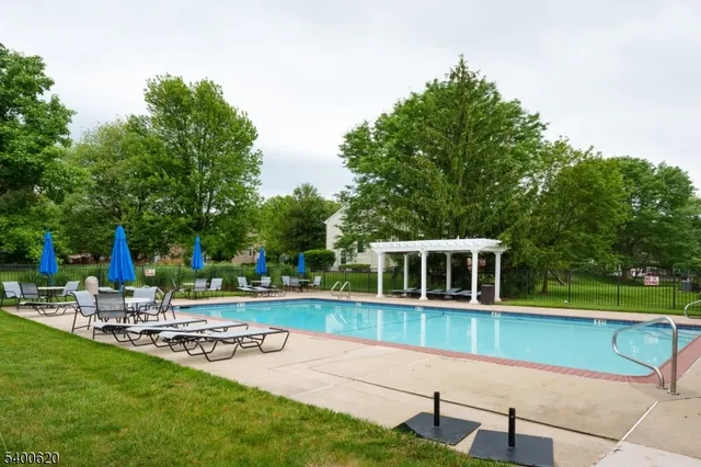 $2,800 | 330 Smithwold Road, Unit 1, Somerset, NJ 08873