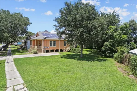$299,900 | 4733 Overton Drive, New Orleans, LA 70122