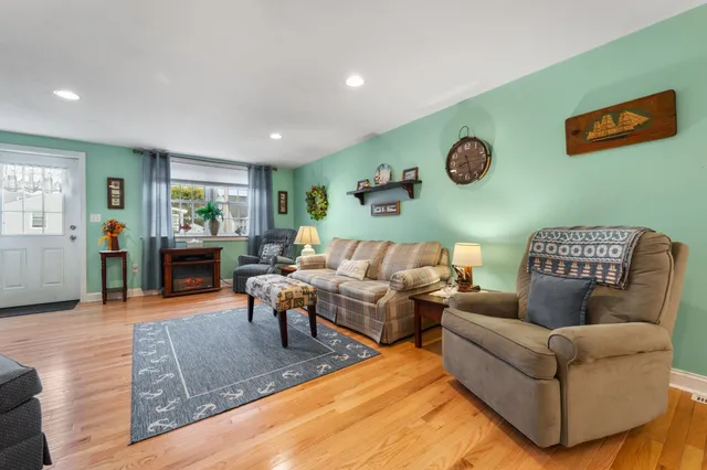 $3,000 | 96 Concord Street, Seabrook, NH 03874