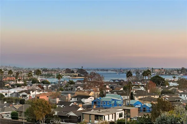 $7,699,000 | 521 Kings Road, Newport Beach, CA 92663