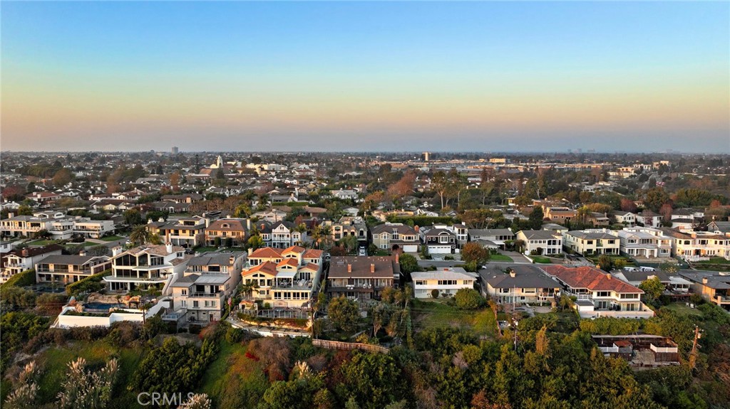 521 Kings Road Newport Beach, CA 92663 - Photo 44 of 48 an aerial view of multiple house