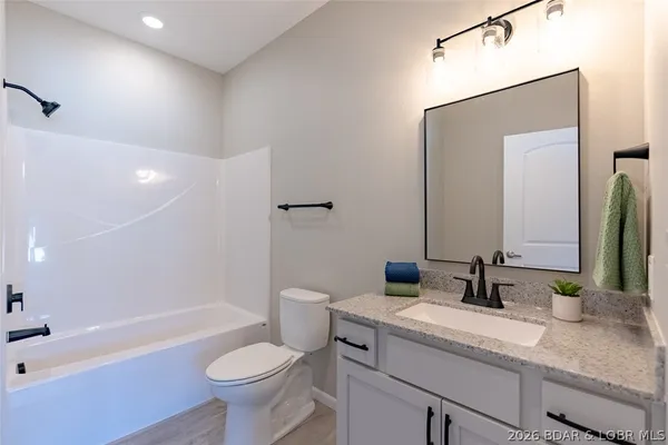 $449,000 | 290 Plaza Bch Drive, Unit 4B, Camdenton, MO 65020