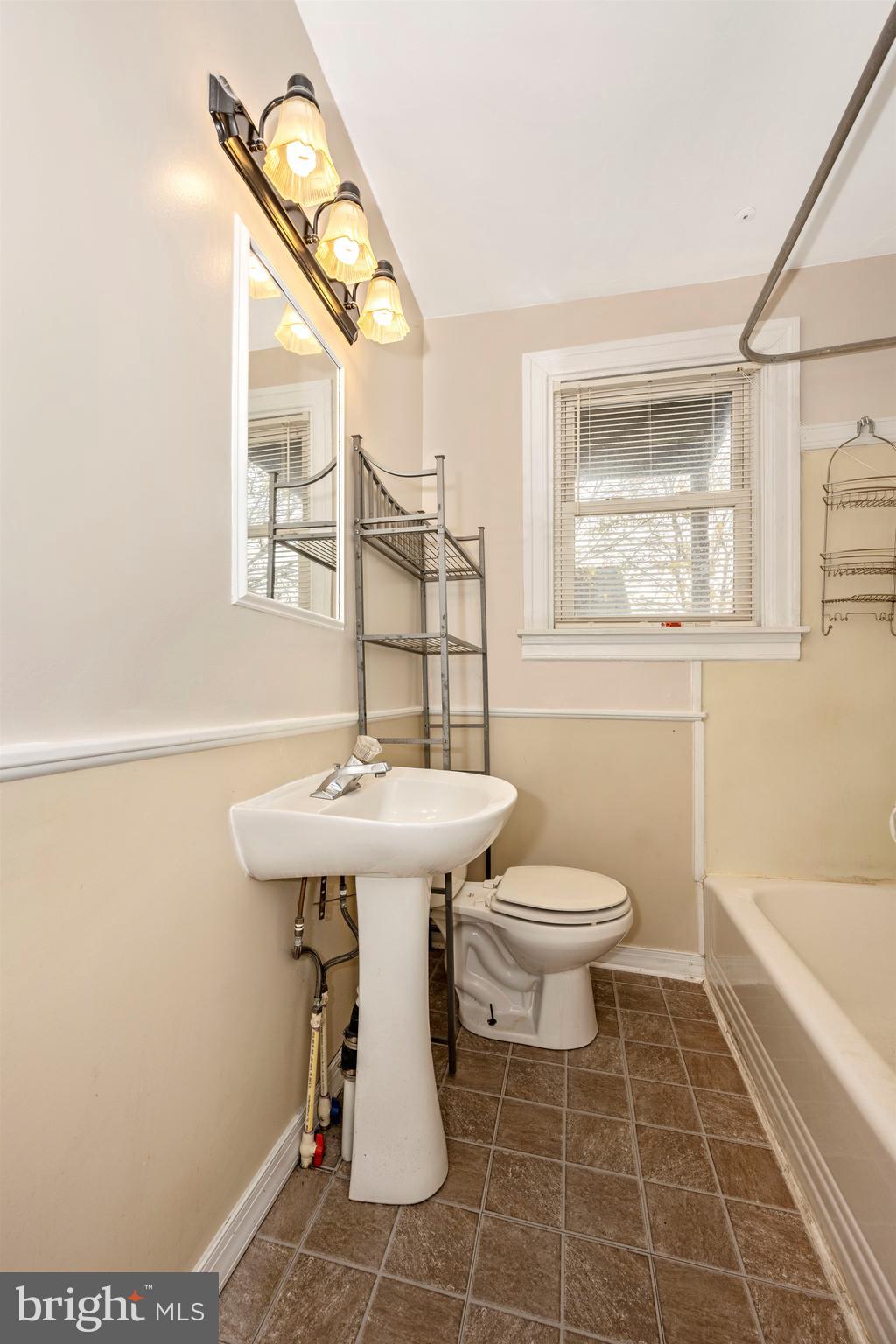 3316 Chapman Road Randallstown, MD 21133 - Photo 21 of 60 Main Level Full Bath