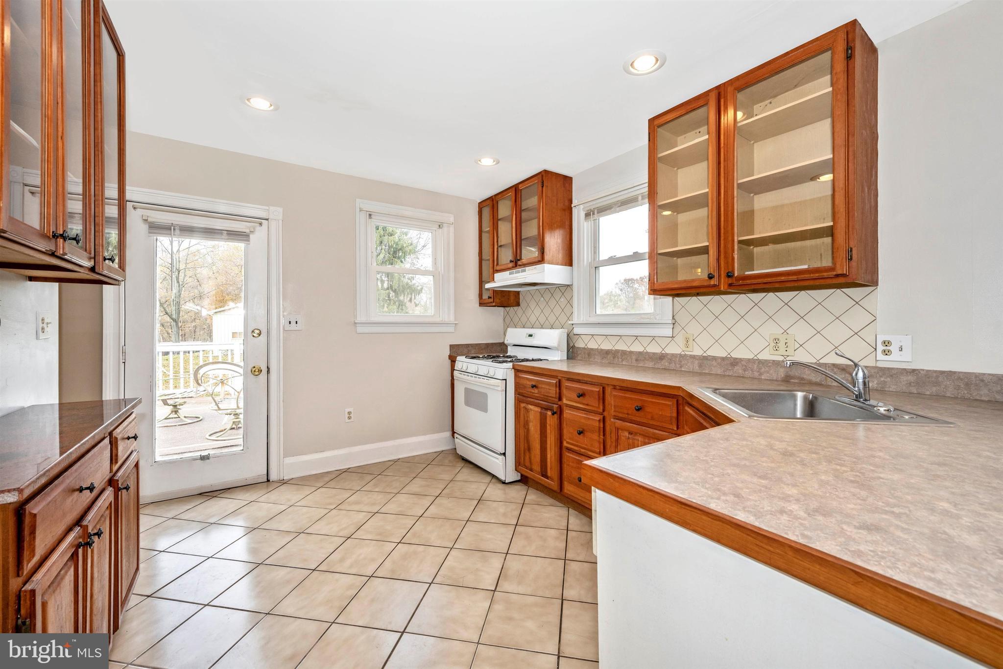 3316 Chapman Road Randallstown, MD 21133 - Photo 6 of 60 Granite Counter