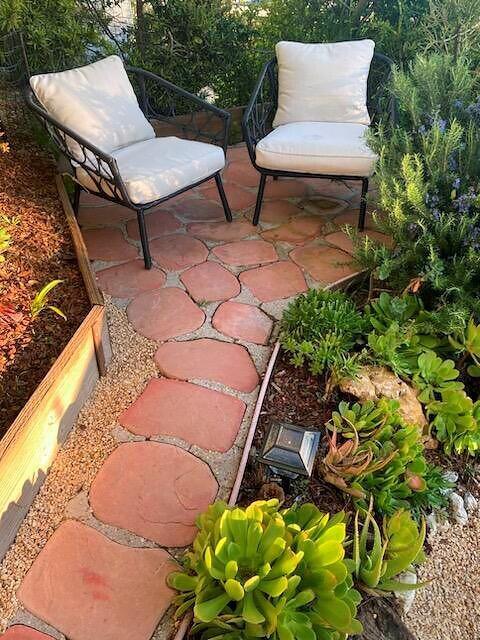 435 Fellowship Road Santa Barbara, CA 93109 - Photo 23 of 38 a lawn chairs sitting in a backyard