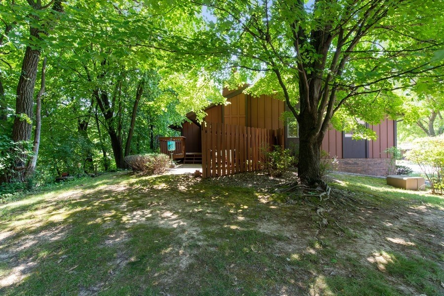 4828 6th Ave Drive Moline, IL 61265 - Photo 3 of 24