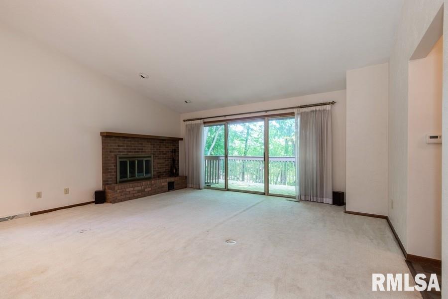 4828 6th Ave Drive Moline, IL 61265 - Photo 8 of 24