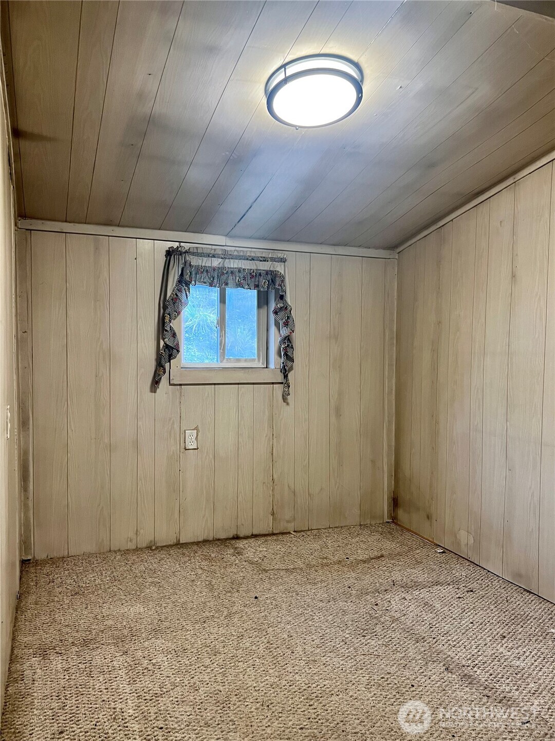 111 Lower Tower Street Riverside, WA 98849 - Photo 17 of 40 a view of a garage