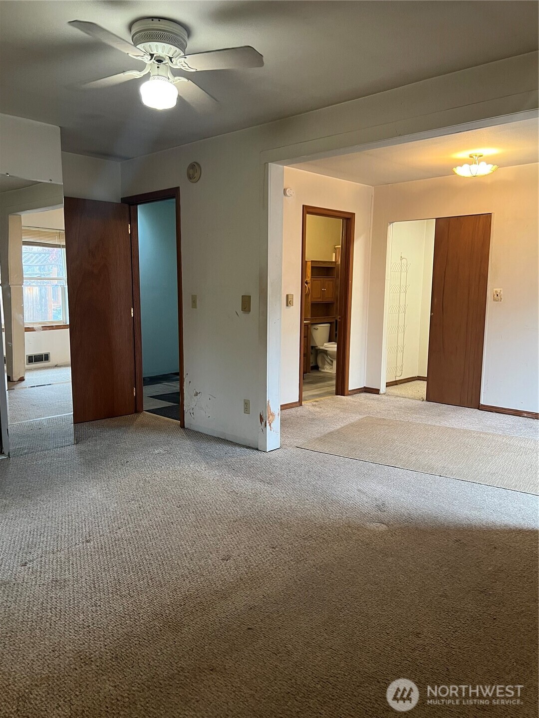 111 Lower Tower Street Riverside, WA 98849 - Photo 18 of 40 a view of a livingroom with a chandelier fan