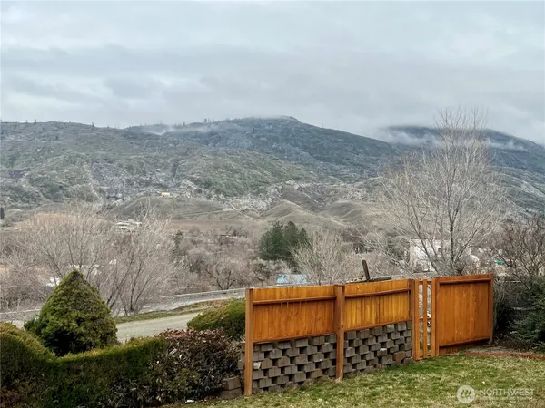 a view of outdoor space with mountain view