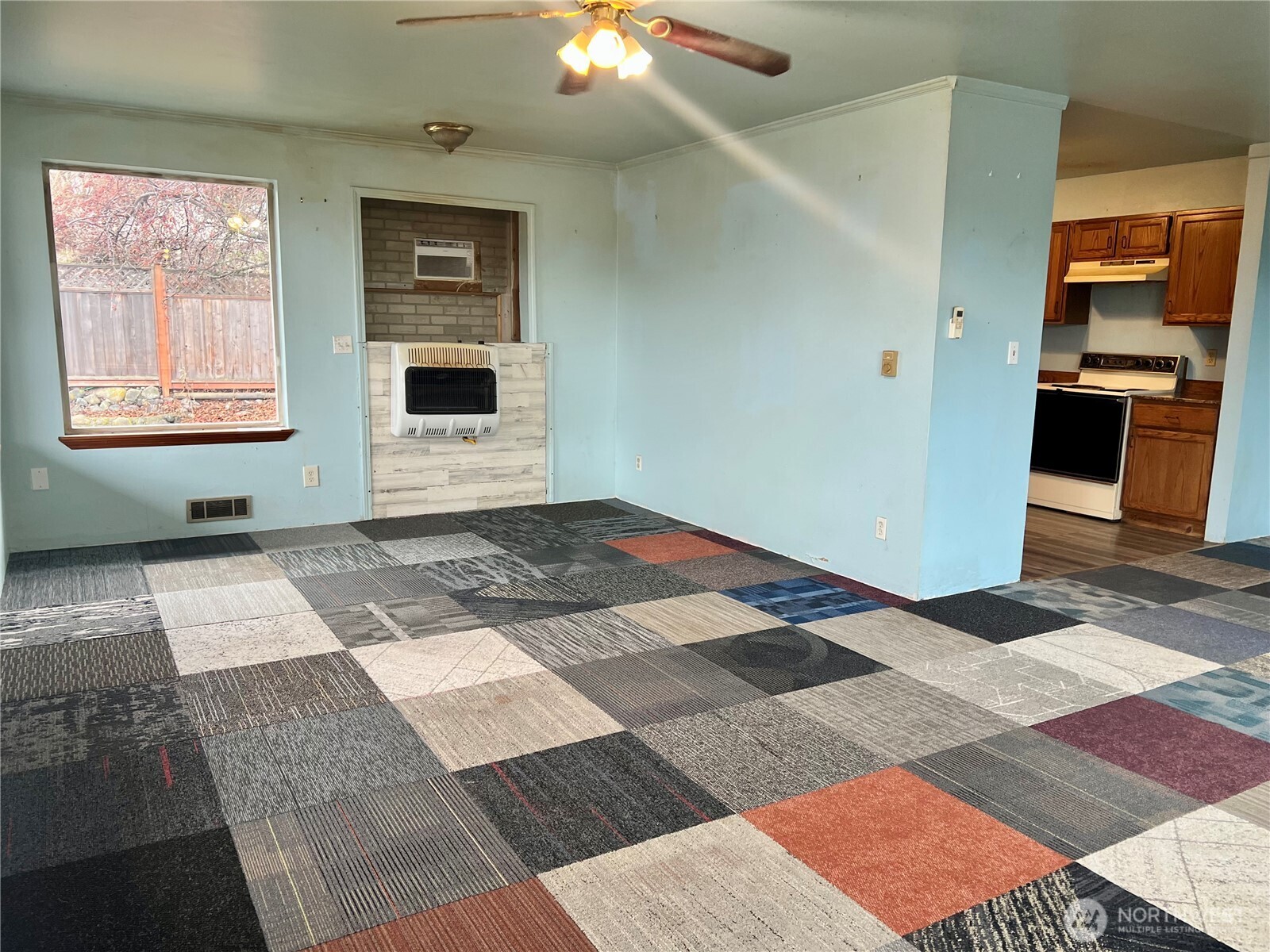 111 Lower Tower Street Riverside, WA 98849 - Photo 8 of 40 a view of an empty room and window