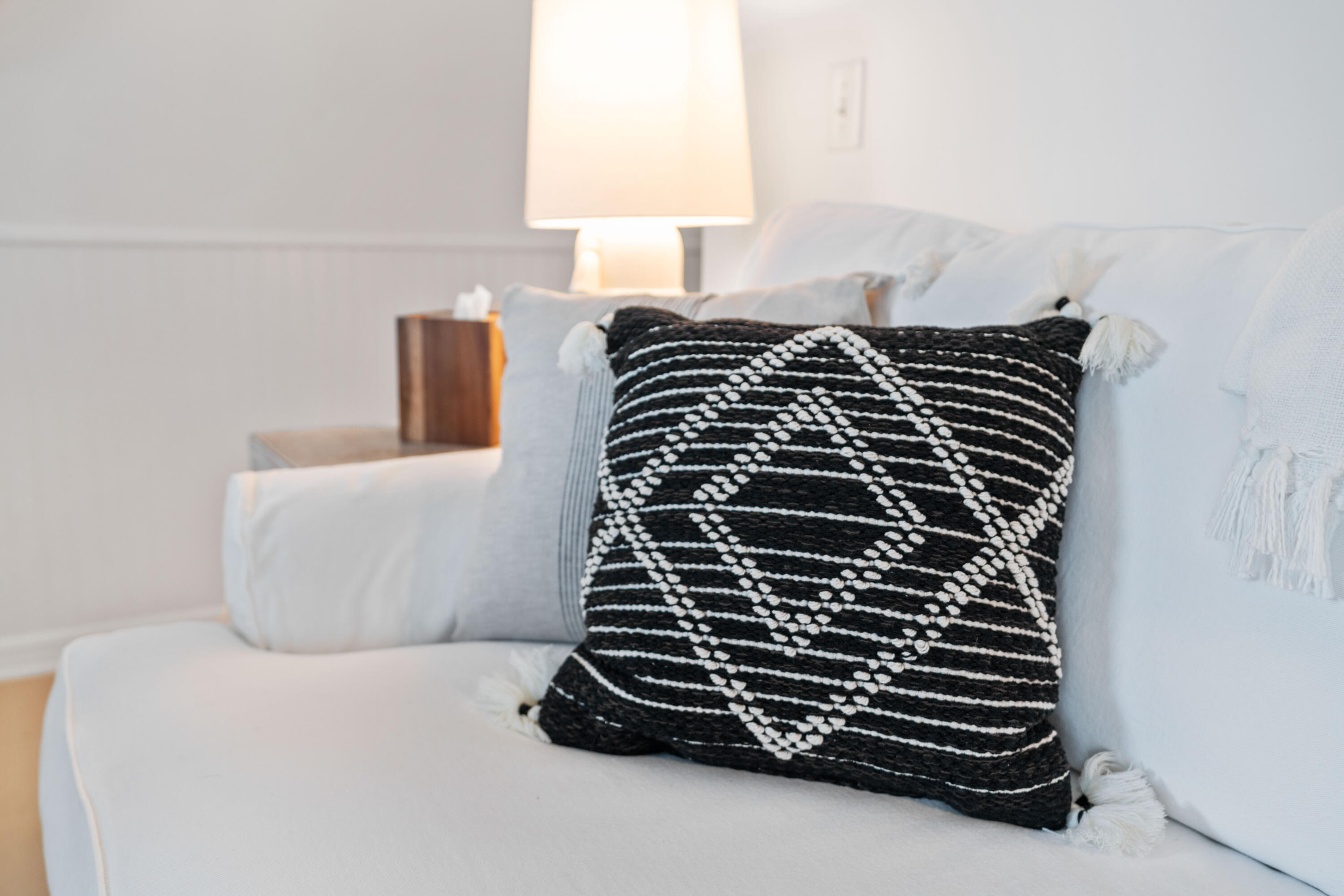 11 Beachside Drive, Unit 913 Santa Rosa Beach, FL 32459 - Photo 32 of 43 a close up of a lamp