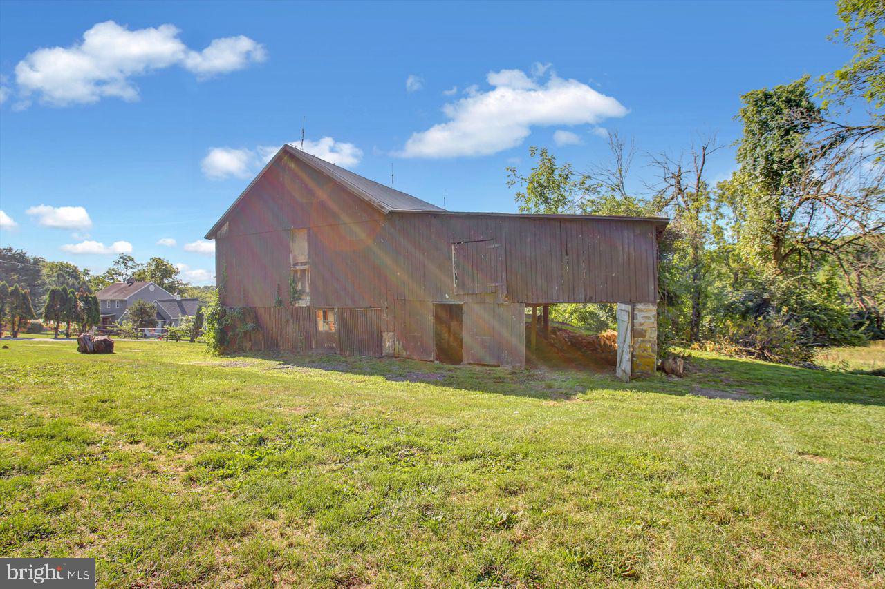 153 Fry Road Fleetwood, PA 19522 - Photo 33 of 36 Gallery Image 33