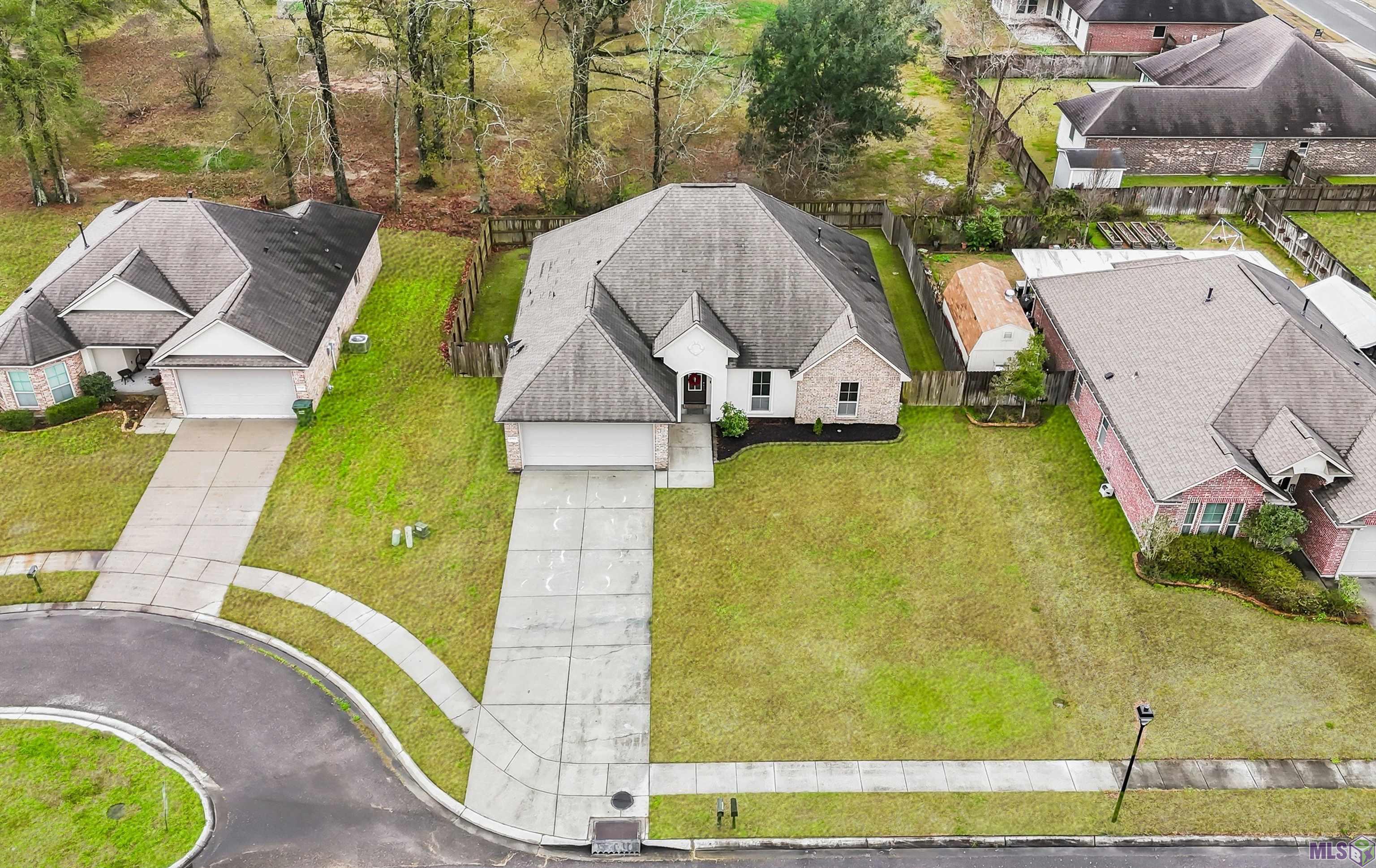 17553 Hoods Ridge Drive Prairieville, LA 70769 - Photo 3 of 29