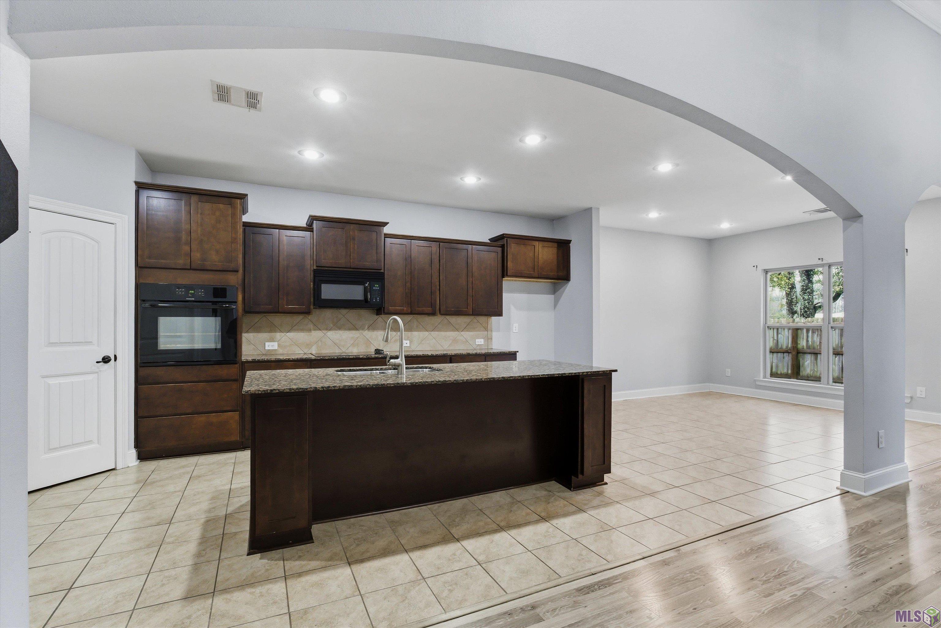 17553 Hoods Ridge Drive Prairieville, LA 70769 - Photo 9 of 29