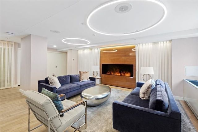 $1,080,000 | 151 Tremont Street, Unit 8P, Boston, MA 02111
