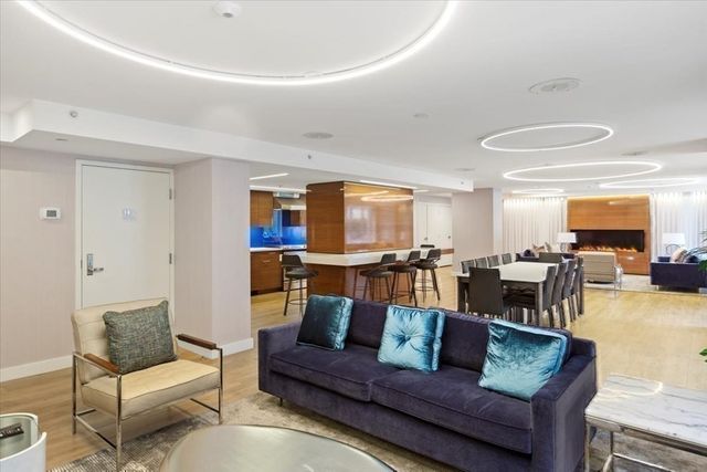 $1,080,000 | 151 Tremont Street, Unit 8P, Boston, MA 02111