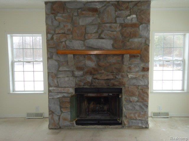 47600 Judd Road Belleville, MI 48111 - Photo 11 of 16 264-057289 Fireplace.JPG