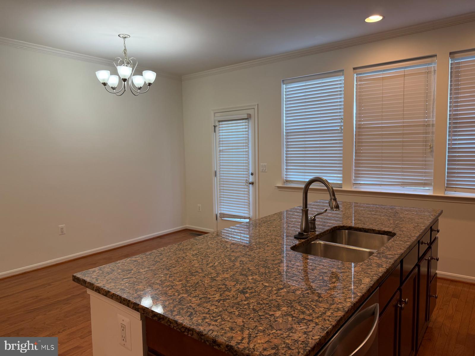 25646 Pleasant Valley Road Chantilly, VA 20152 - Photo 6 of 25