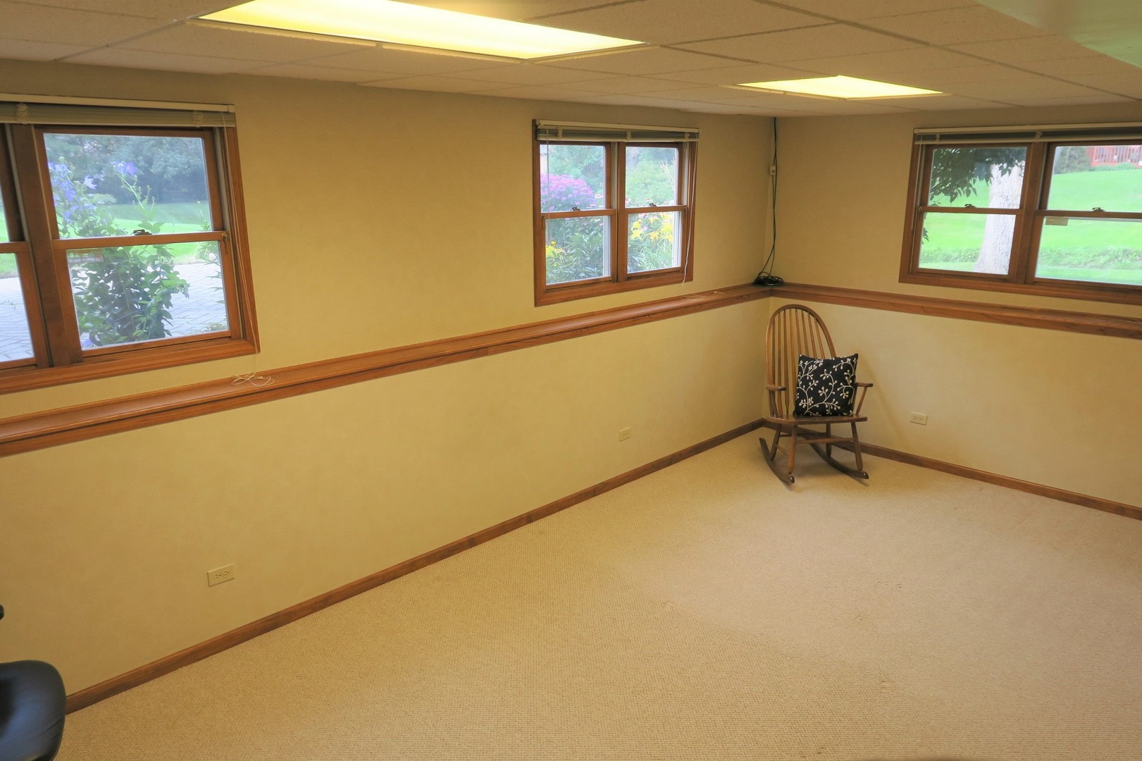 152 Wilcox Drive Bartlett, IL 60103 - Photo 36 of 51 a view of an empty room with a window