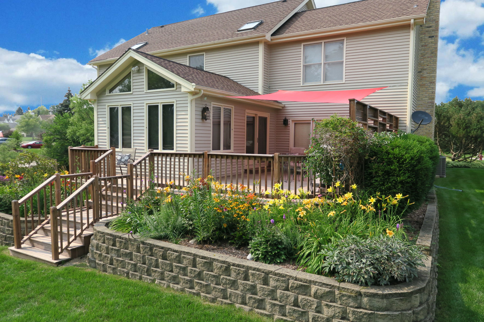 152 Wilcox Drive Bartlett, IL 60103 - Photo 44 of 51 a front view of a house with a porch