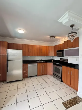 $2,300 | 820 Salzedo Street, Unit 202, Coral Gables, FL 33134
