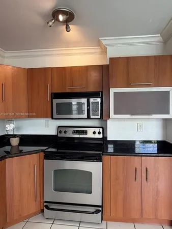 $2,300 | 820 Salzedo Street, Unit 202, Coral Gables, FL 33134